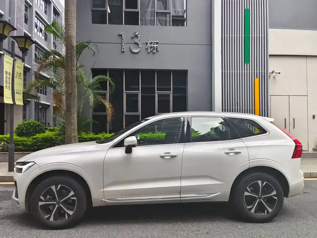 Volvo XC60 — фото 3
