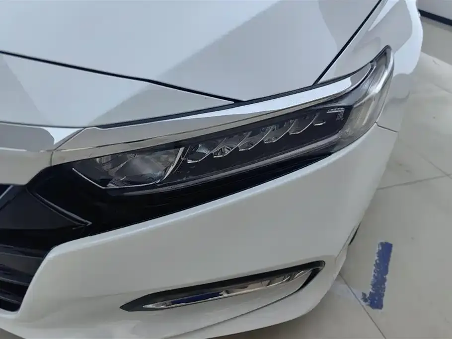 Honda Accord — фото 7