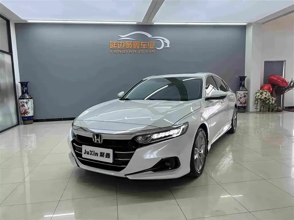 Honda Accord — фото 1