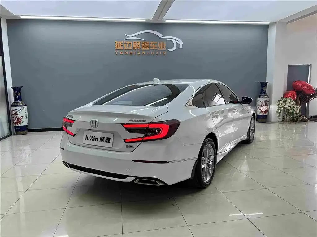 Honda Accord — фото 6