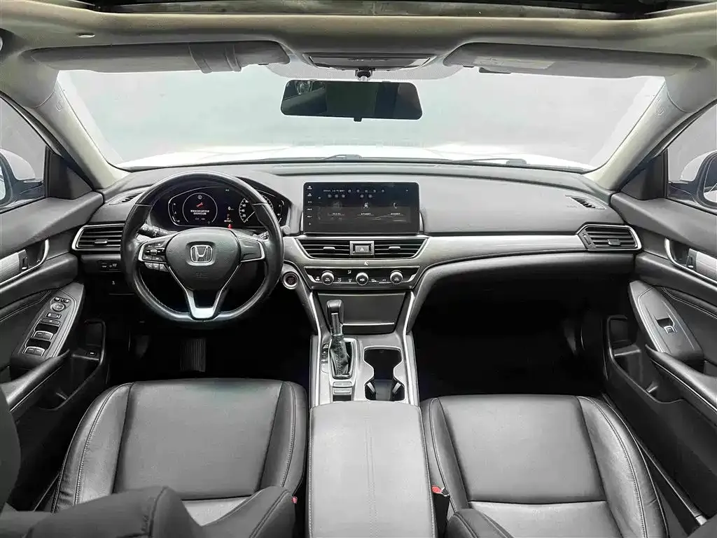 Honda Accord — фото 9