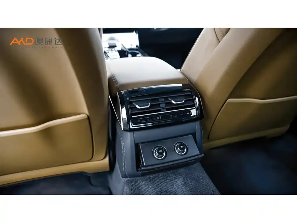 Audi A8 2023 из CN, фото 2