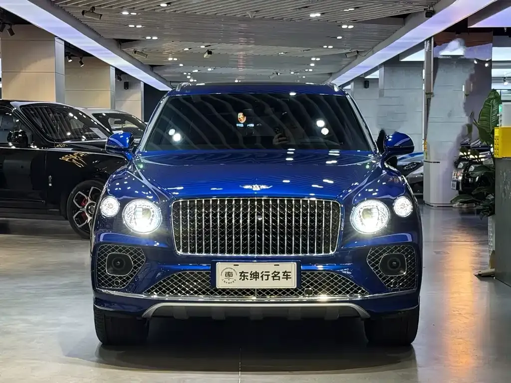 Bentley Bentayga — фото 10