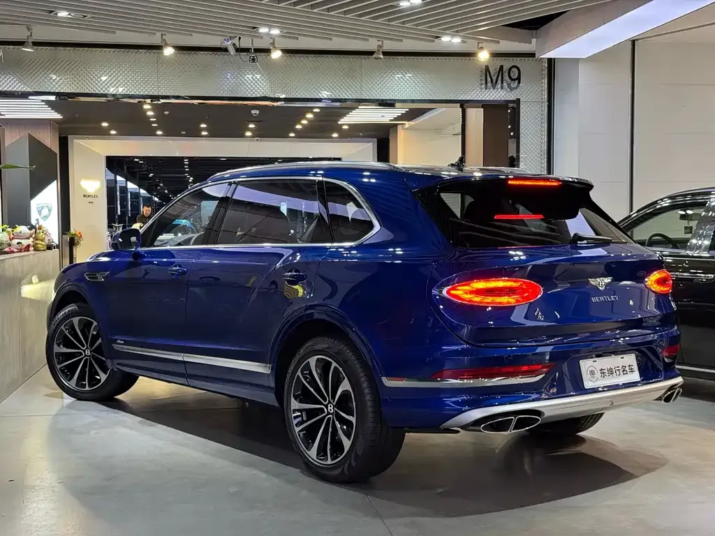Bentley Bentayga — фото 2