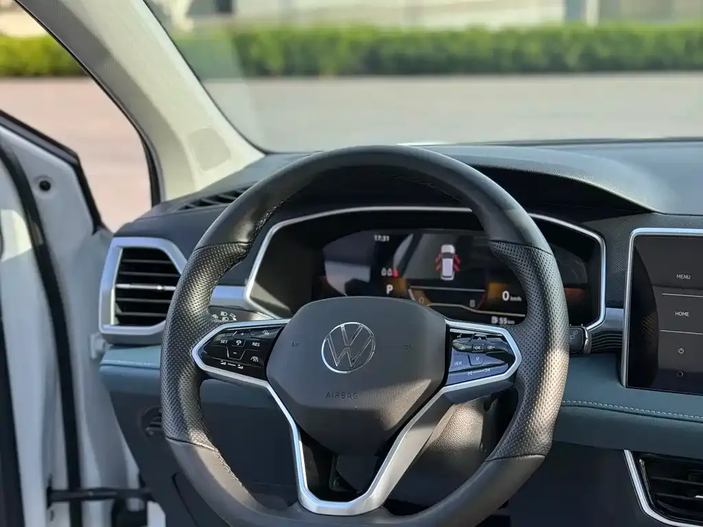 Volkswagen Tharu — фото 4