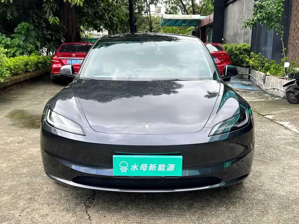 Tesla Model 3 — фото 4