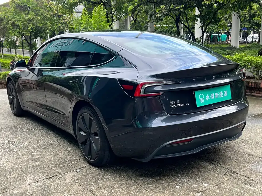 Tesla Model 3 — фото 8