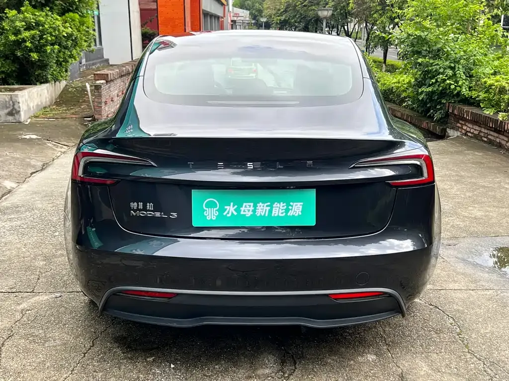 Tesla Model 3 — фото 5