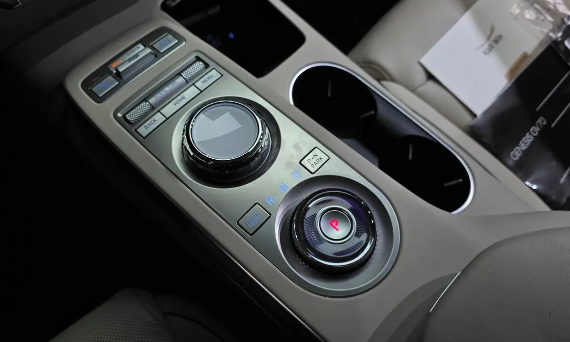 Genesis GV70 — фото 10