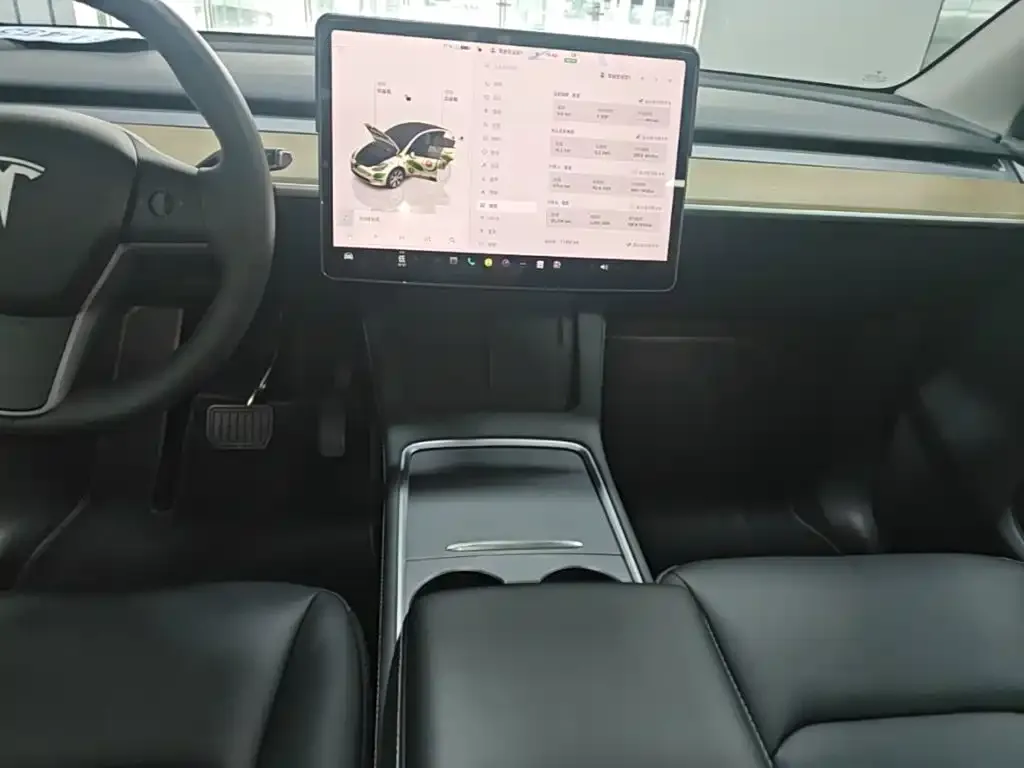 Tesla Model Y — фото 2