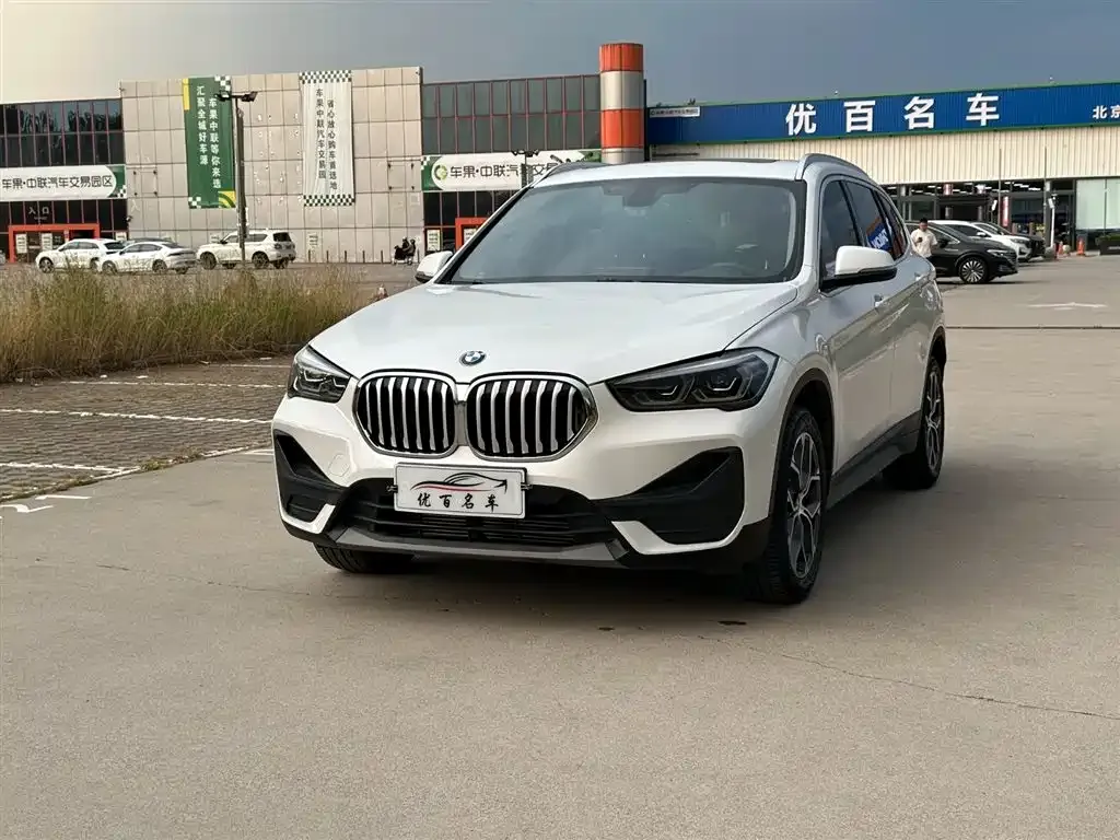 BMW X1 — фото 1