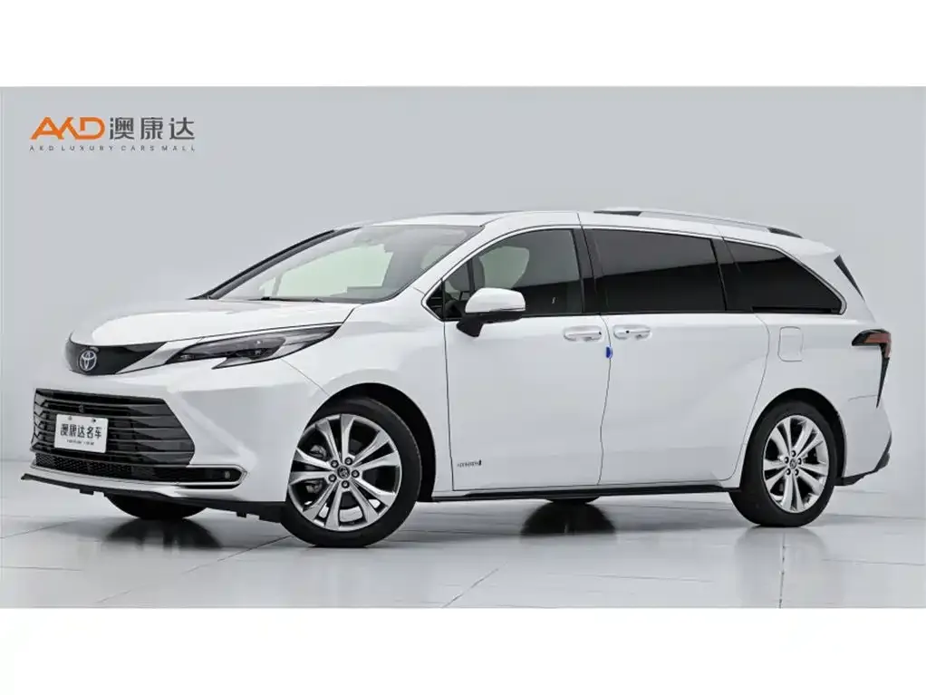 Toyota Sienna — фото 1