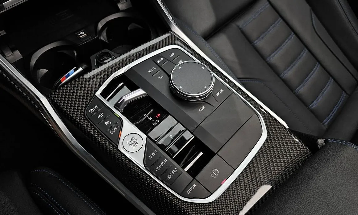 BMW 3-Series 2024 из KR, фото 5