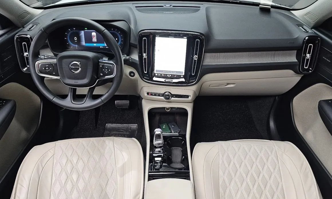 Volvo XC40 2025 из KR, фото 10
