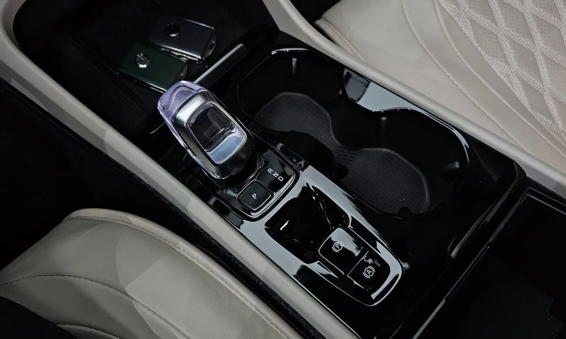Volvo XC40 2025 из KR, фото 9