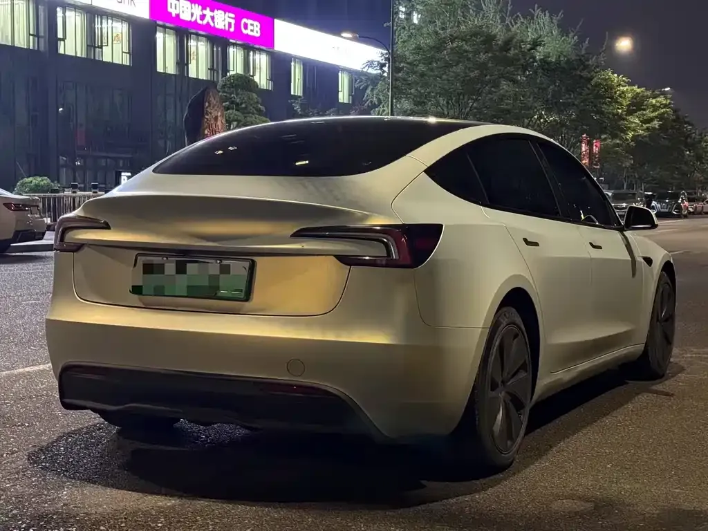 Tesla Model 3 — фото 5