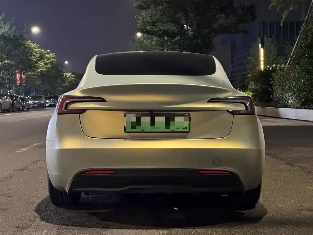 Tesla Model 3 — фото 3