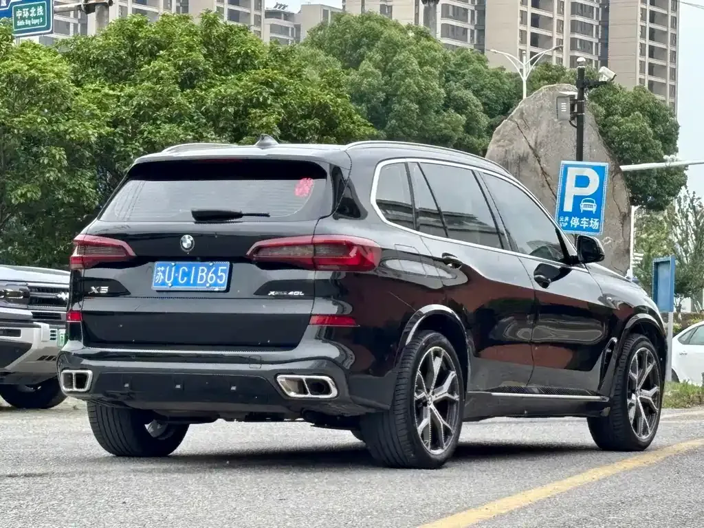 BMW X5 — фото 8