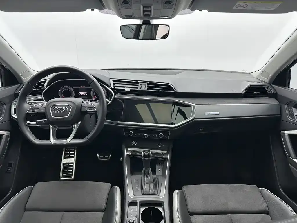 Audi Q3 — фото 10