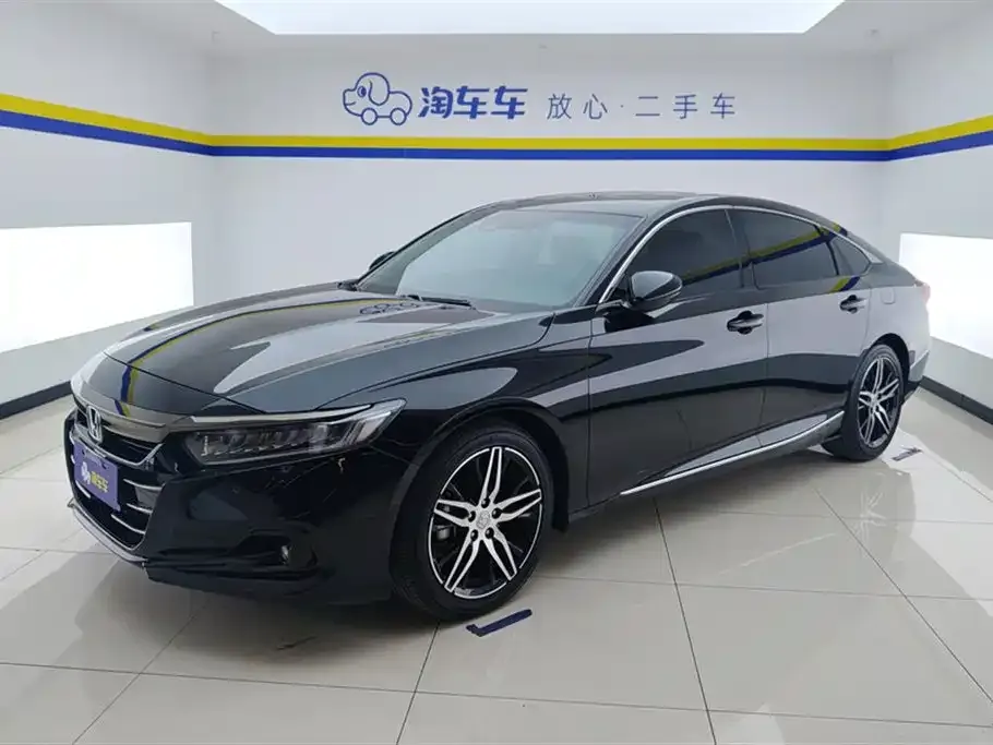 Honda Accord — фото 1