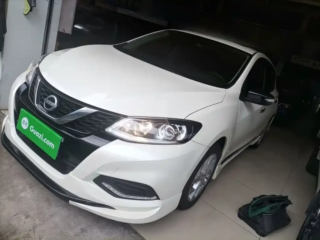 Nissan Tiida