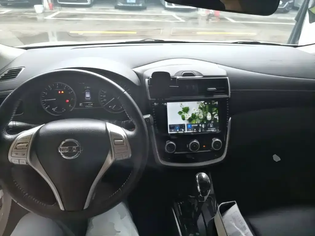 Nissan Tiida 2024 из CN, фото 8