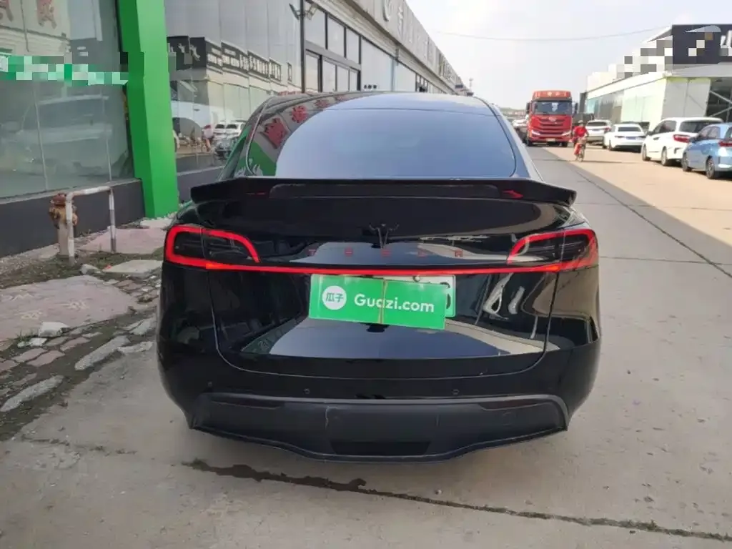Tesla Model Y — фото 7