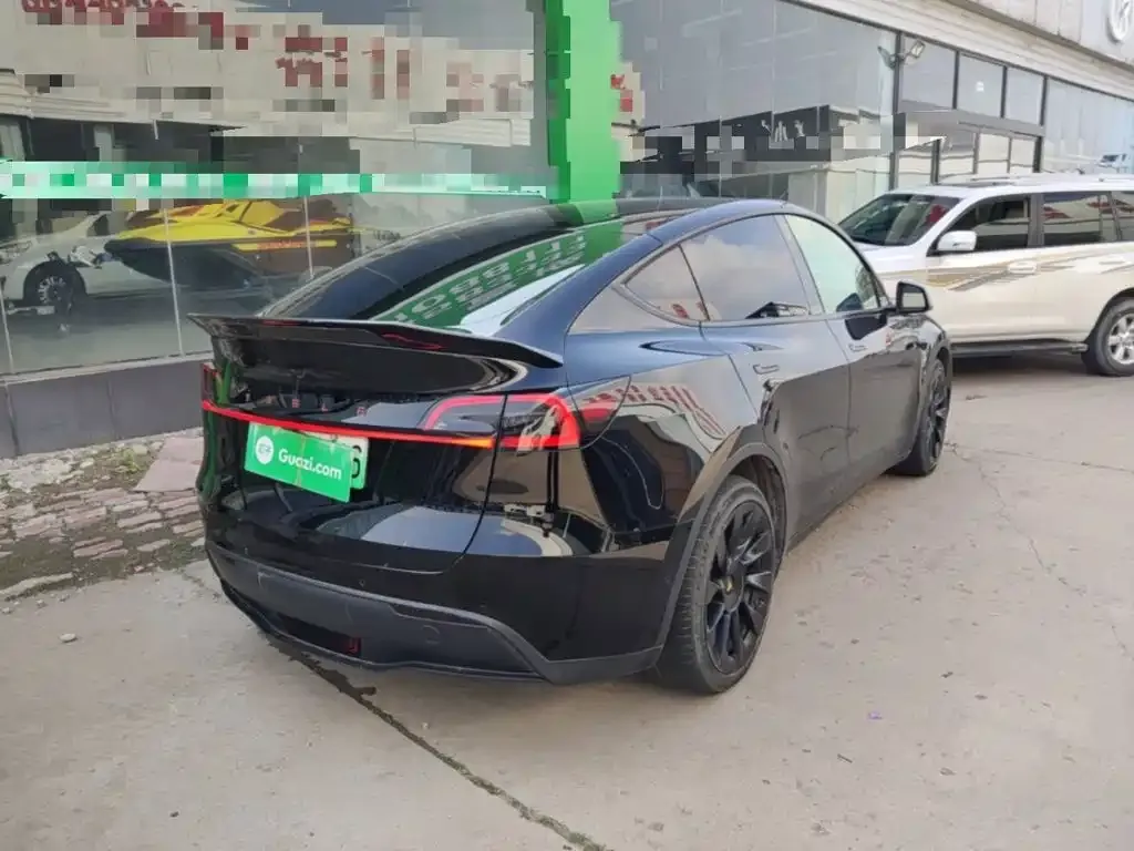 Tesla Model Y — фото 3
