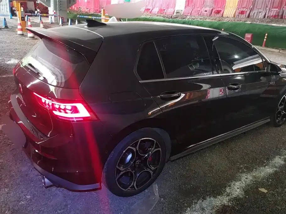 Volkswagen Golf GTI — фото 5