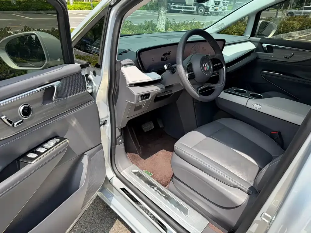 Buick GL8 Hybrid — фото 4