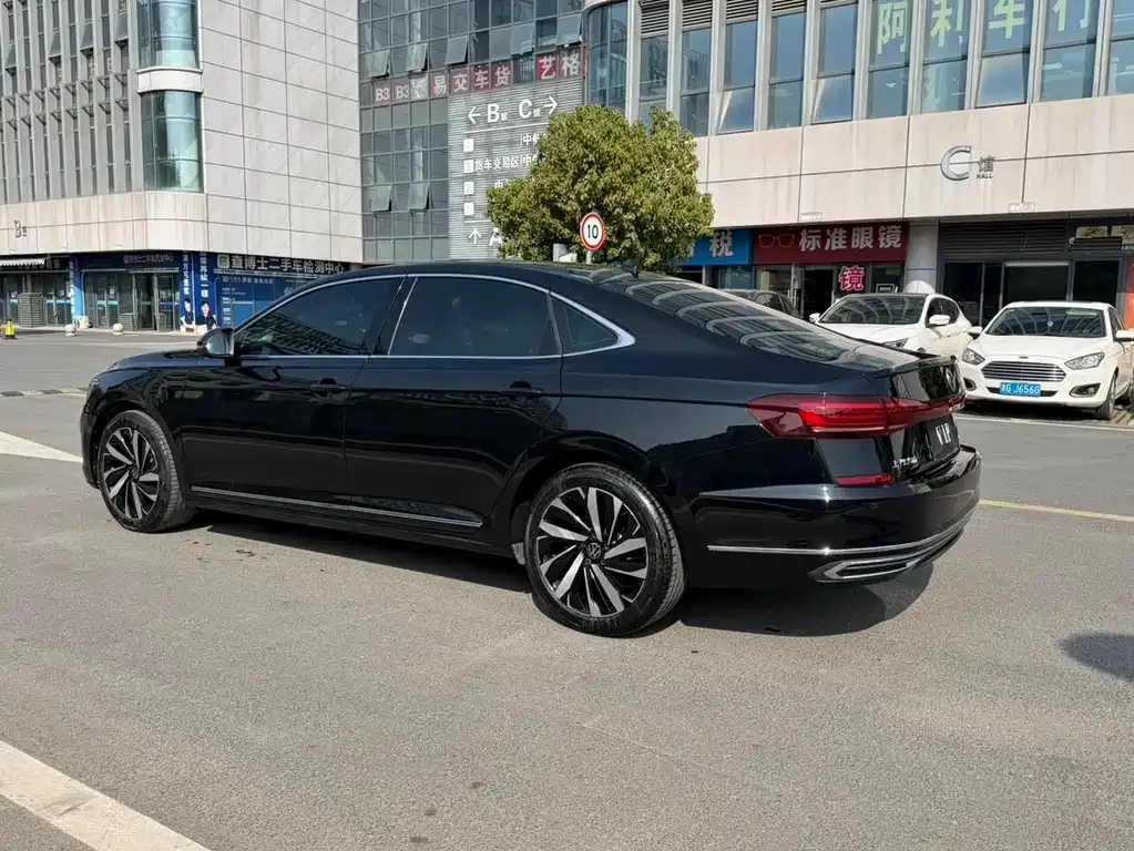 Volkswagen Passat — фото 6