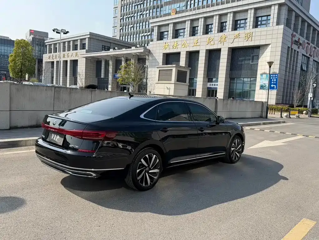 Volkswagen Passat — фото 10