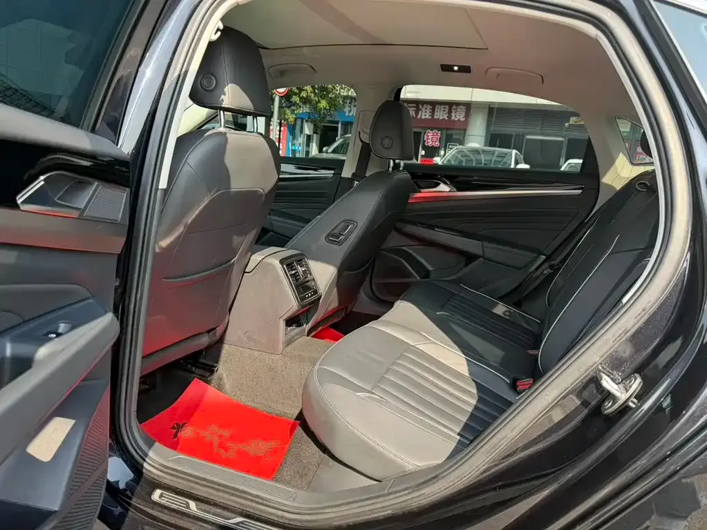 Volkswagen Passat — фото 8