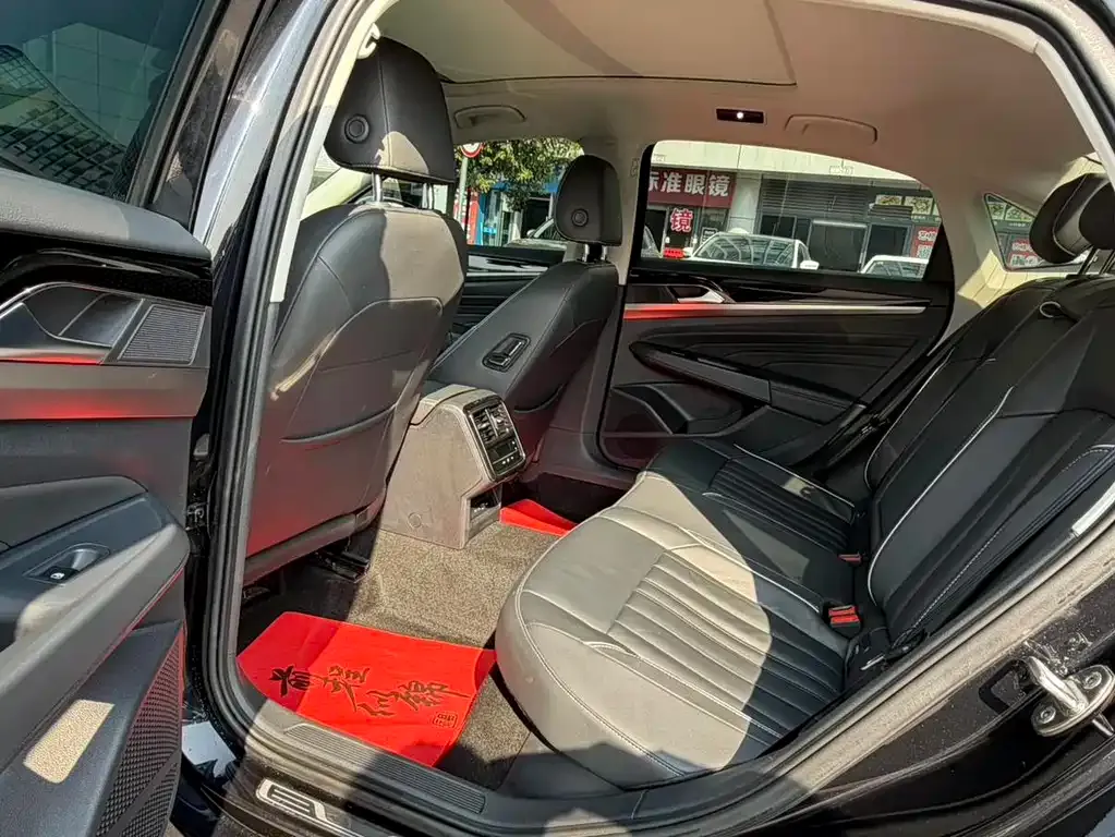 Volkswagen Passat — фото 7