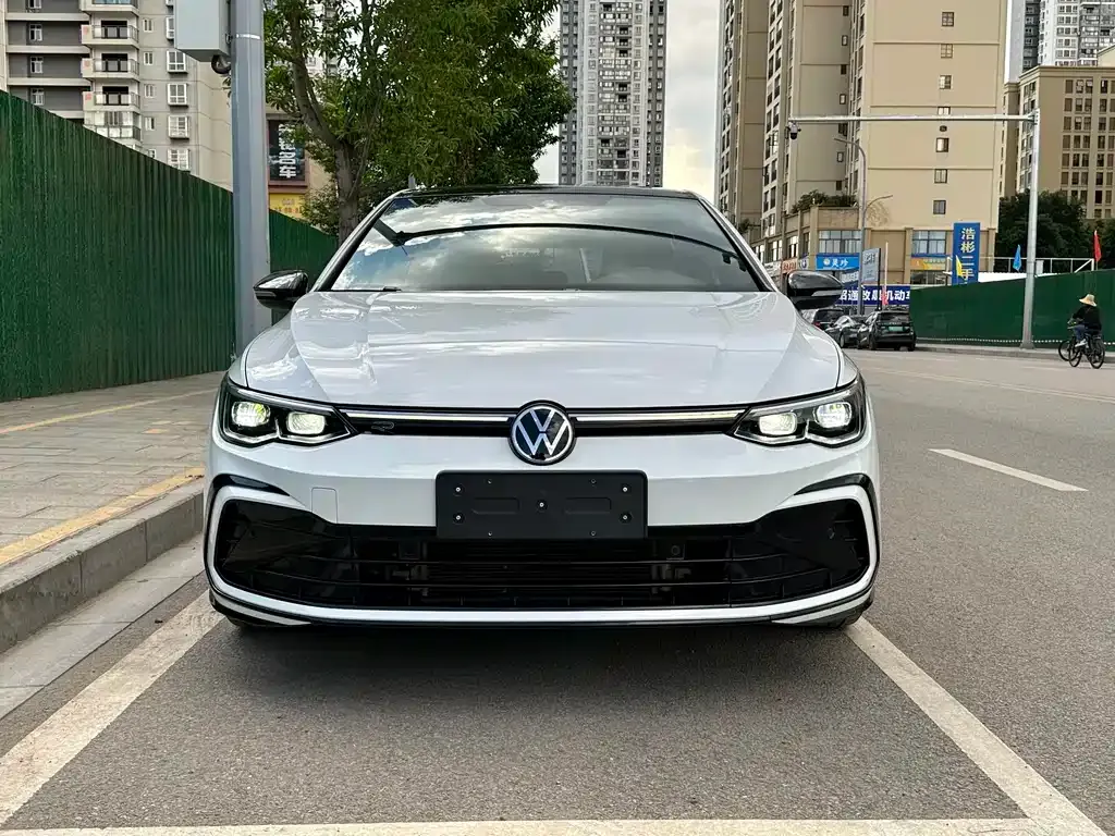 Volkswagen Golf — фото 8
