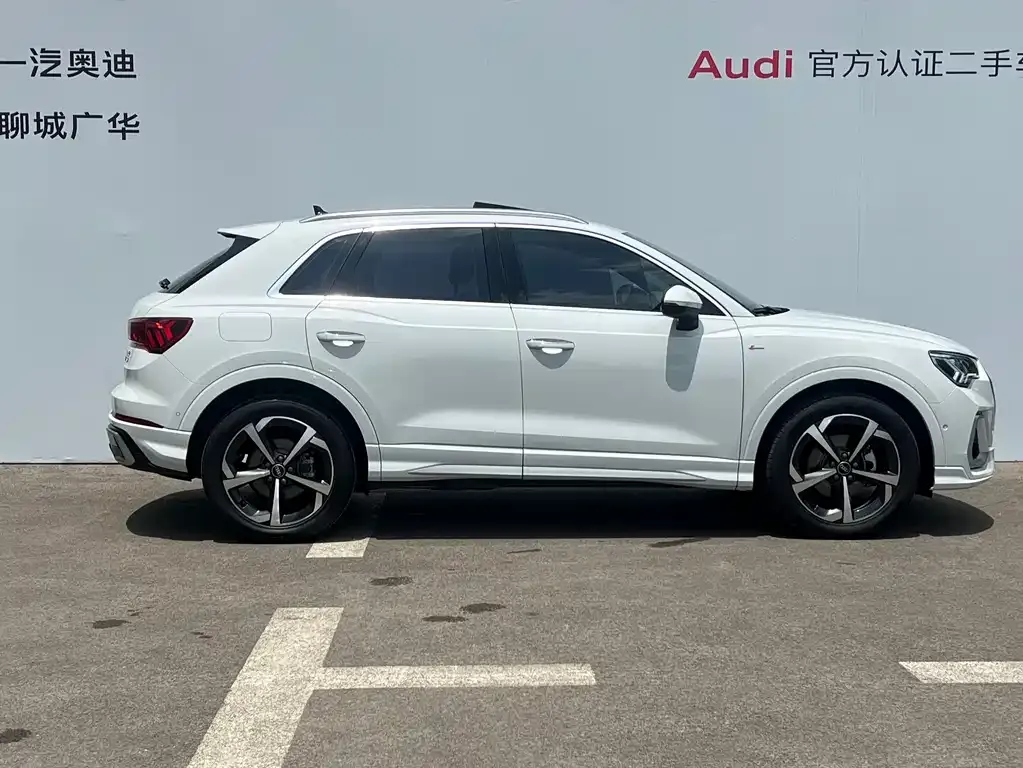 Audi Q3 — фото 10