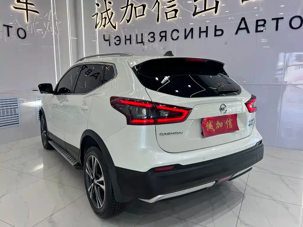 Nissan Qashqai — фото 7