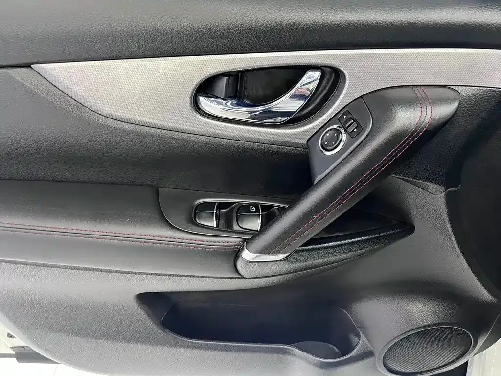 Nissan Qashqai — фото 8