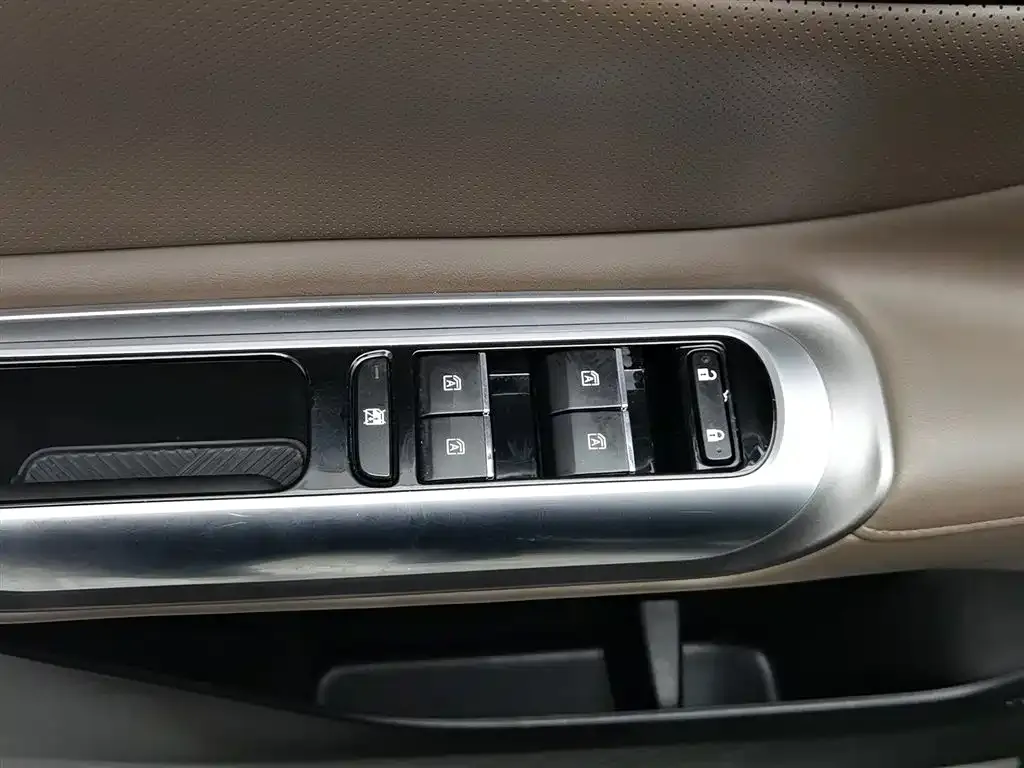 GAC Motor 传祺E8 PHEV 2024 из CN, фото 4