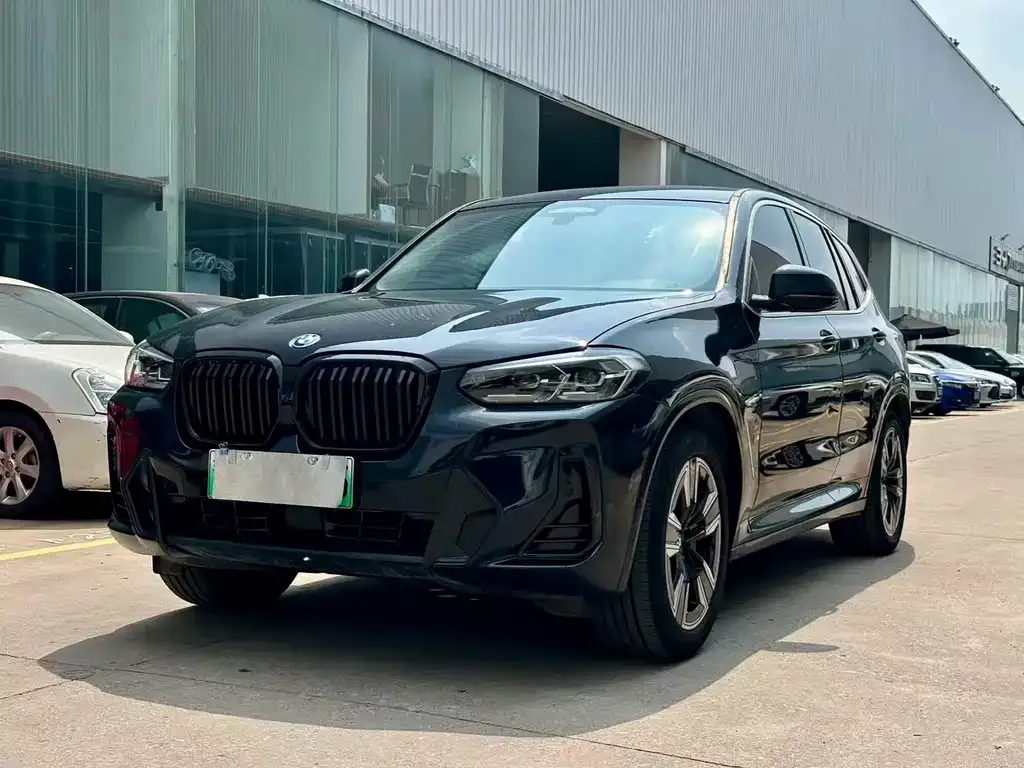 BMW iX3