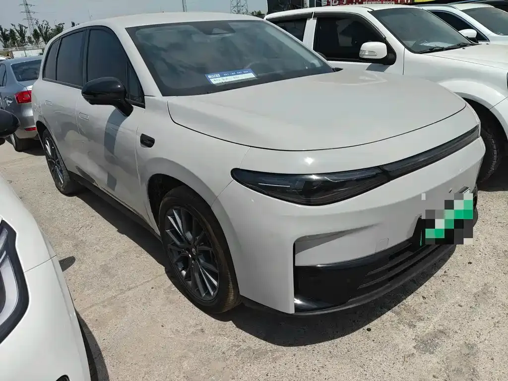 Leapmotor C10
