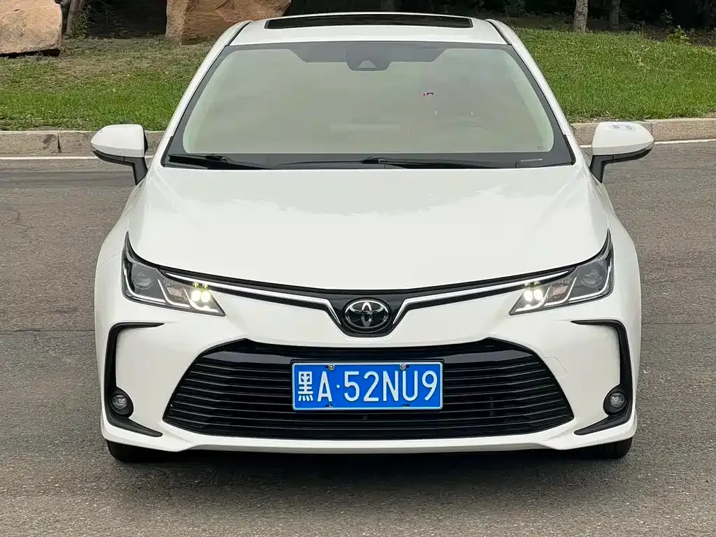 Toyota Corolla — фото 6