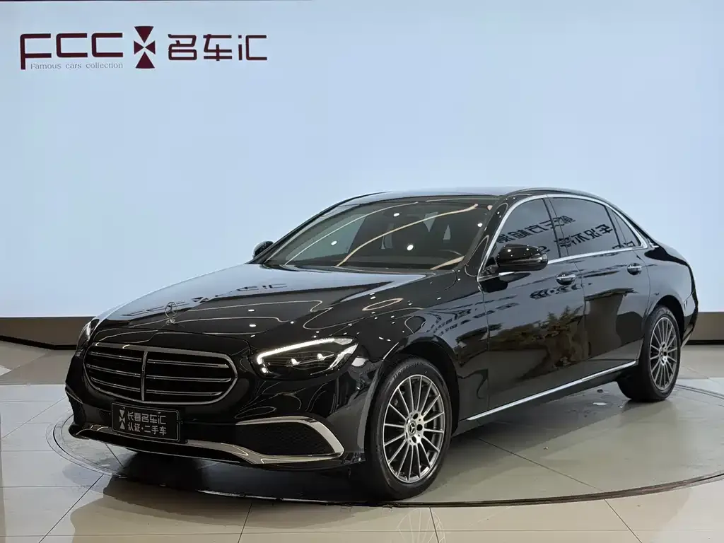Mercedes-Benz E-Class — фото 1