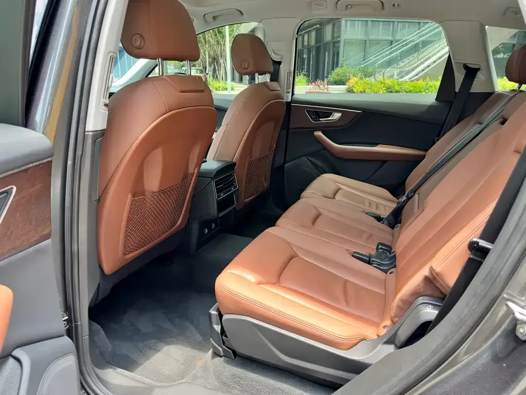 Audi Q7 2021 из CN, фото 2