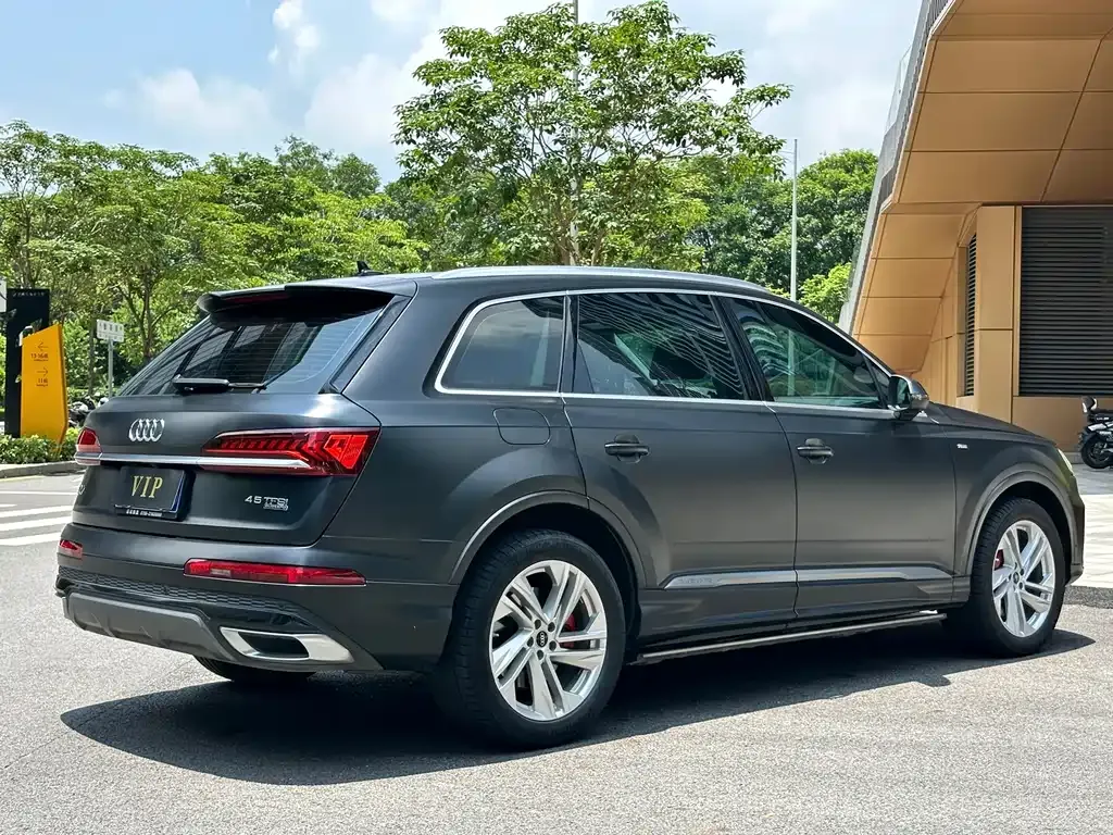 Audi Q7 2021 из CN, фото 8