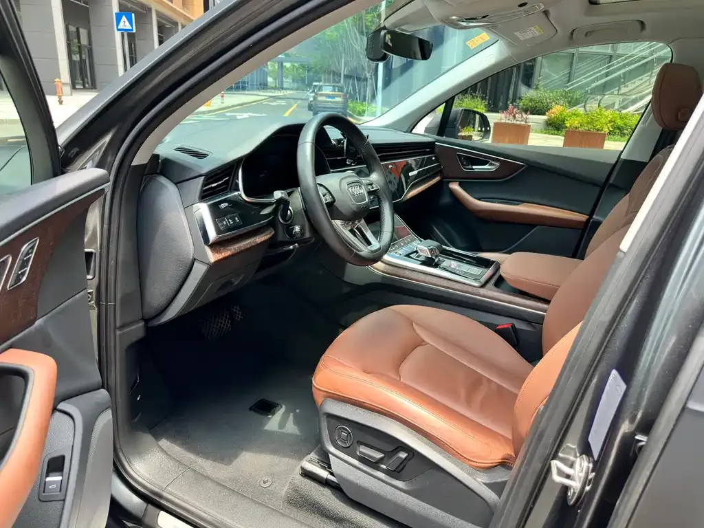 Audi Q7 2021 из CN, фото 3