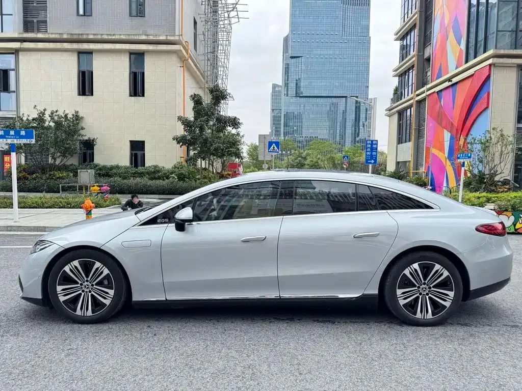Mercedes-Benz EQS — фото 10