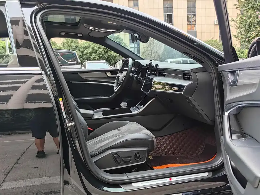 Audi A6L 2021 из CN, фото 5