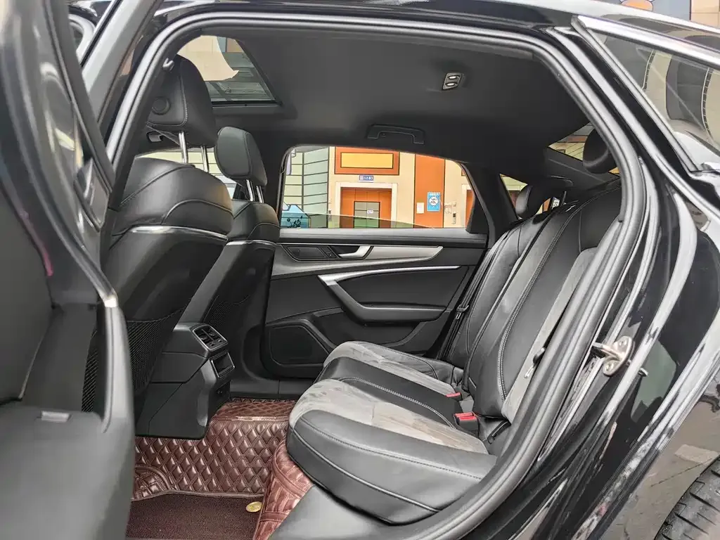 Audi A6L 2021 из CN, фото 3
