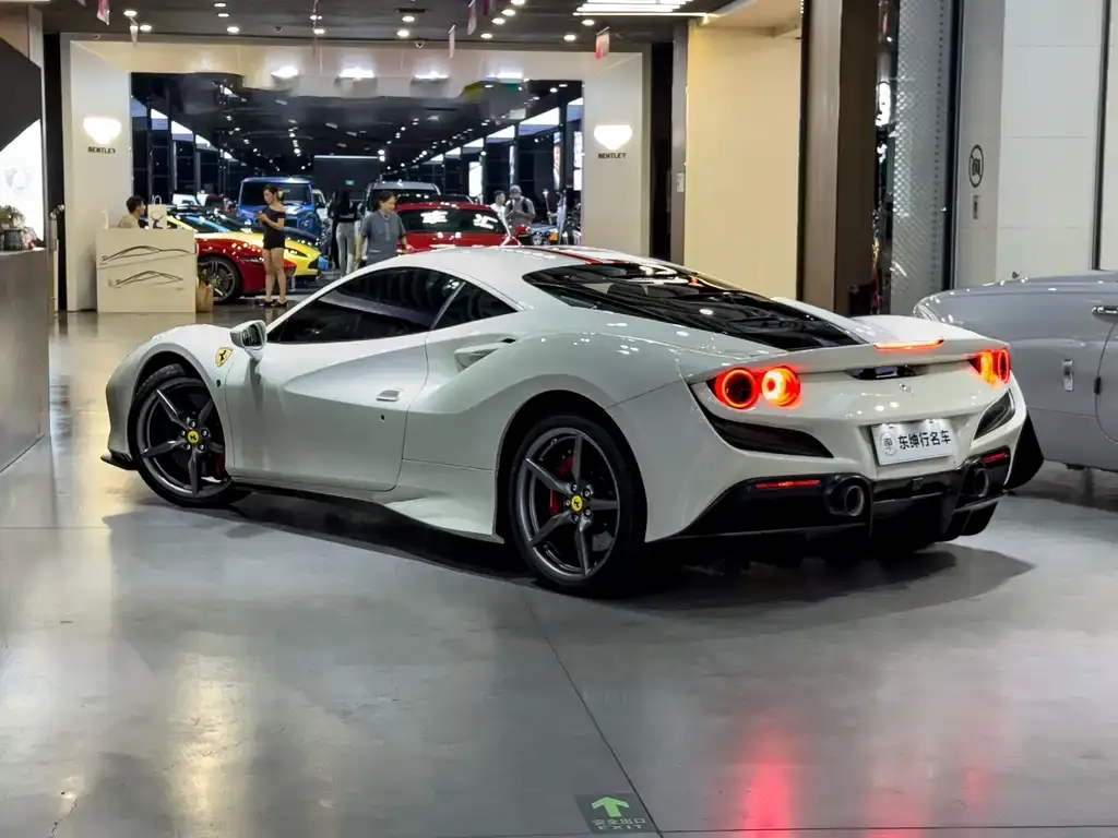 Ferrari F8 — фото 8